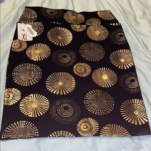 NWT Black and Gold Lularoe Cassie Skirt